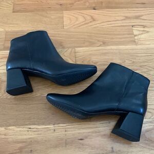 Michael Shannon Womens Boot size 9.5 Black Zip Slip On Square Toe Faux Leather